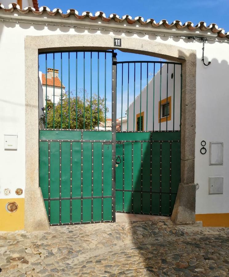 Casa Vitoria Guest House エヴォラ エクステリア 写真