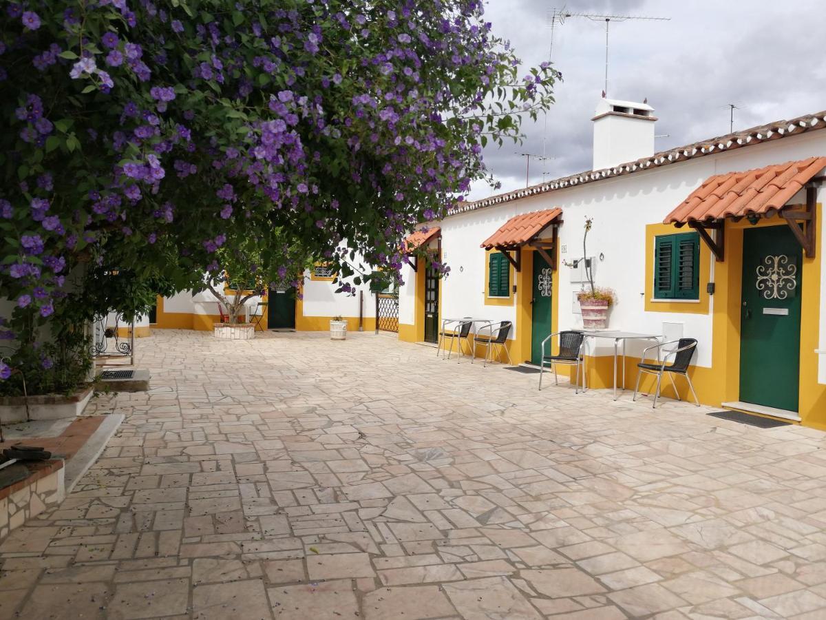 Casa Vitoria Guest House エヴォラ エクステリア 写真